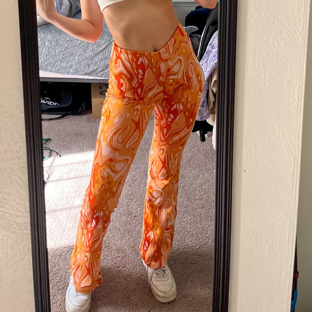 Vibrant Orange Swirl Pattern Pants - image 4